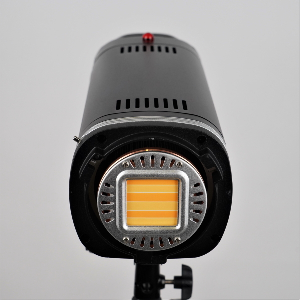 Светодиодный биколорный осветитель FST EF-150B PRO